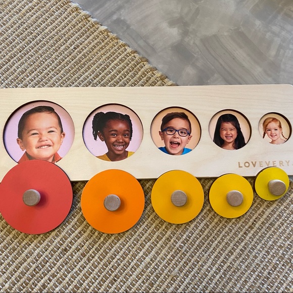 Lovevery • Circle of Friends Puzzle - Picture 5 of 5